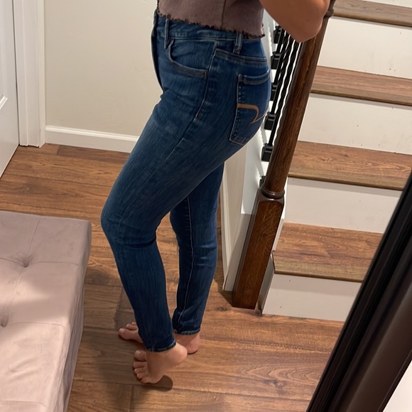 American Eagle Hi-Rise Jeans - Picture 2 of 8